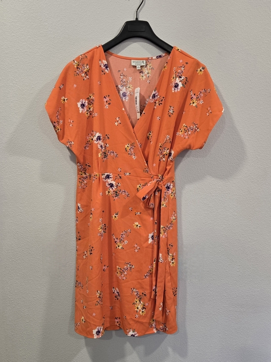 Studio B Dresses & Skirts - Studio B Orange Floral Wrap Dress with Tie Waist NWT L